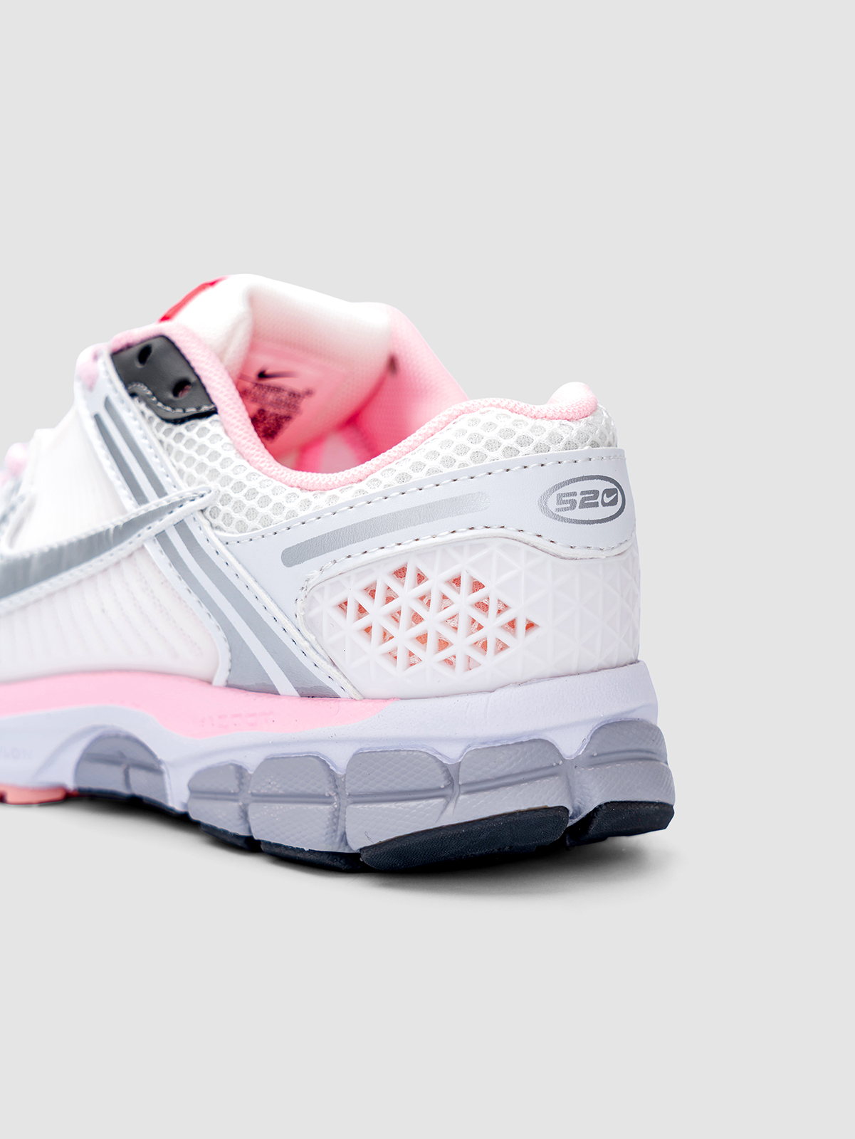 Nike Zoom Vomero 5 "White&Pink" — изображение 3